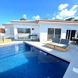 Luxury Callao With Private Heated Pool By Vallecid Villa